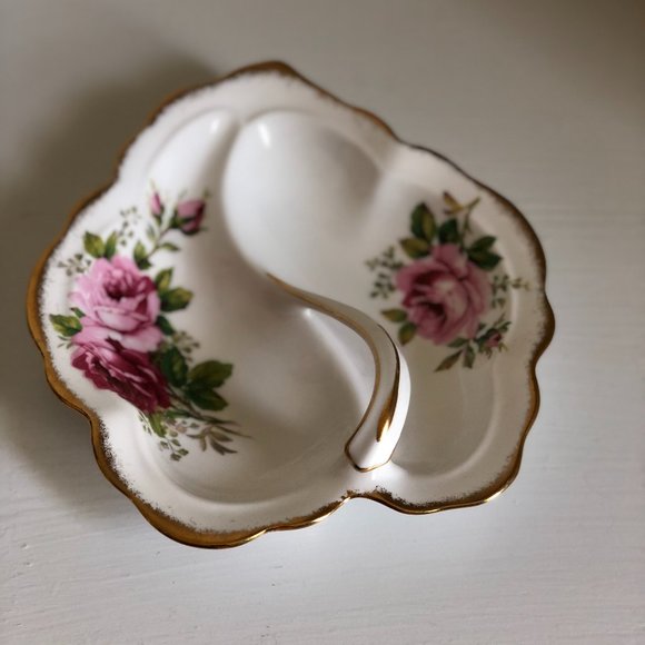 American Beauty, Royal Albert Vintage Bone China Leaf Shaped Dish Trimmed W/Gold - Picture 2 of 9